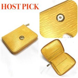 Auc Carolina Herrera Yellow Leather Zippy Wallet